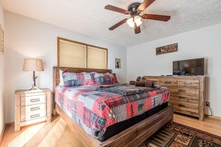 Comfy Cabin Beautifully Design in Cleveland, Georgia - 1