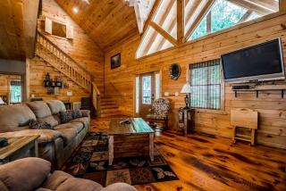 Breathtaking Wooden Cabin with Pool Table and Fire Pit in Sautee Nacoochee, Georgia - Sautee Nacoochee - 1