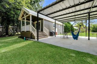 Riverfront Tiny House with Fire Pit in Seguin, Texas - Seguin - 6