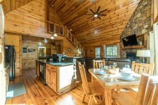 Pet-Friendly Cabin with Outdoor Living Space in Cleveland, Georgia - Cleveland - 0