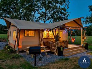 Incredible Tented Cabin with Fire Pit and Hot-tub in Sevierville, Tennessee - Sevierville - 5