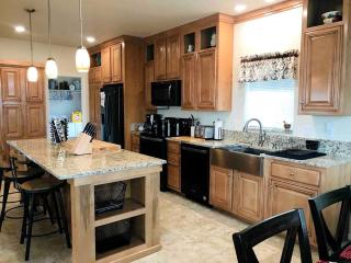 Large Family Retreat in Page, Arizona, Perfect for a Weekend Getaway for Large Groups - Page - 4