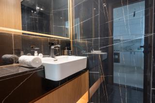 Skyline-View 1BR with Balcony,Minutes to Downtown and Marina, Binghatti Onyx, Jumeirah Village Circle by Deluxe Holiday Homes - 1