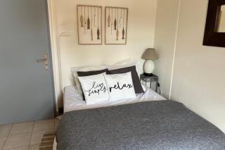 Cozy retreat near the beach terraces and parking - 5