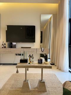 Modern Studios Featured - Riade - 6