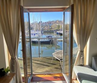 Stunning Marina Apartment - Portishead - 0