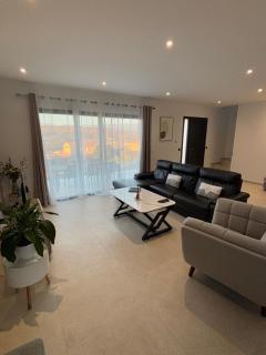 NOUVEAUTE !!! Villa Moderne de 4 chambres, piscine chauffée et vue panoramique - Apt - 6