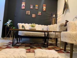 Sleek City Apartment Escape! - Islamabad - 5