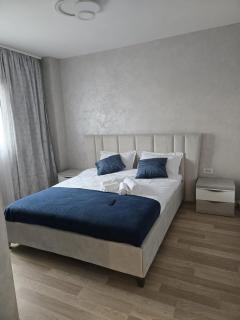 Luxury 2 Bedroom Apartment - Constanza - 3
