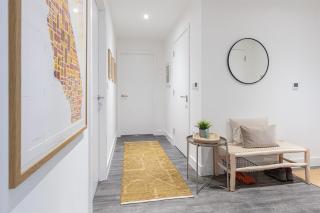 Modern 2BD Apt w/ Balcony & Parking - Near London - Shephall - 7