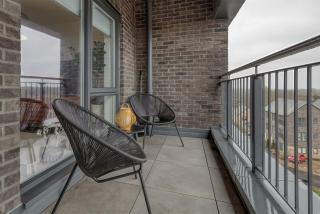 Modern 2BD Apt w/ Balcony & Parking - Near London - Shephall - 6