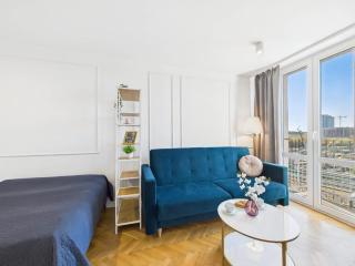 Stylish and Bright Studio Pet-Friendly by Noclegi Renters - Warsaw - 2