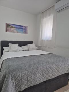 Room near the center - 9