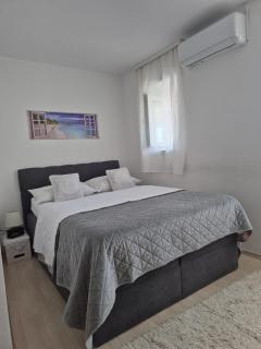 Room near the center - 8