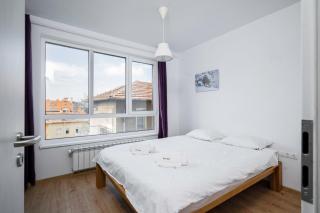 Bright and Cozy 1BD Apartment plus Desk by Flat Mаnаger - 9