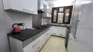 VacationBuddy Opulent Homestay 2 BHK Pitampura NSP - Neu-Delhi - 4