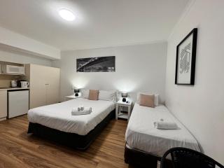 city staycation studio with 2 beds - 7