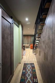Four Seasons F2- One BDRM Duplex - 9