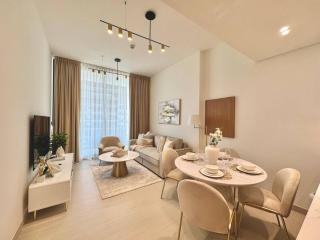 Chic Jvc 1br Pool Access, Balcony & Parking - 7