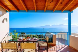 Idyllic Beachfront House - Agios Nikolaos - 0