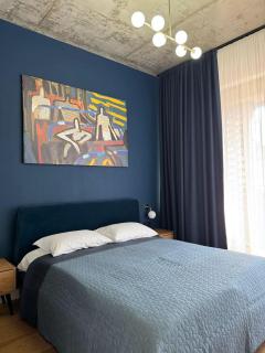Dan's Contemporary Flat with a Home Cinema - Tbilisi - 2