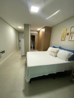 Chic Beachfront Oasis with Stunning Ocean Views - Salvador - 9