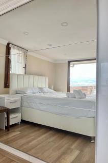 Stay in a House with Sea View in Historical Elevator Mansion - 4