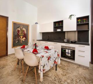 New Lake View apartment in Historic Palace - 8