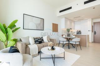 High-Rise 1BR with Lake and City Views Easy Access to Downtown and Marina, Binghatti Onyx, Jumeirah Village Circle by Deluxe Holiday Homes - 3