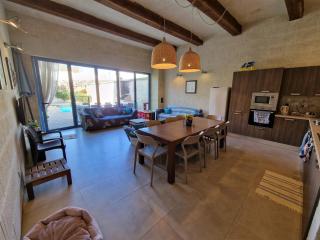 Sunflower Farmhouse, Xewkija, Gozo - Xewkija - 9