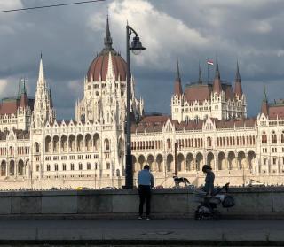Klarahome Danube with Parliament view - Budapest - 3
