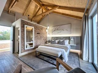 The Windhoek Luxury Suites - 9