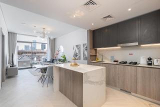 Luxury Stay JVC Modern 1BHK Pool & Gym Access - 7