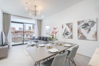 Luxury Stay JVC Modern 1BHK Pool & Gym Access - 1