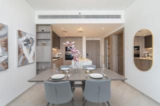 Luxury Stay JVC Modern 1BHK Pool & Gym Access - 3