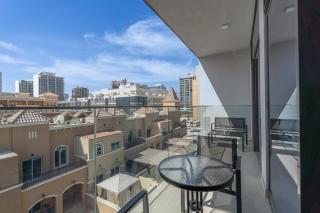 Luxury Stay JVC Modern 1BHK Pool & Gym Access - 5