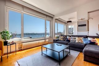 5-Bedroom Apartment with Sea View - Istanbul - 0