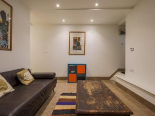 Pass the Keys Stylish Flat - 20 Mins from Central London - 3