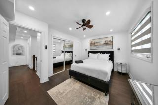 Hidden 3BR Gem with Workspace, Fast wifi and Parking - Toronto - 0