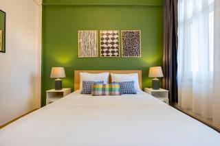 Central 3-Bedroom Apartment with High Ceilings - Istanbul - 8