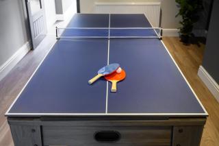 Stunning 3BR Bolton Home with Games Room, Free Parking & Fast WiFi Sleeps 6 - 8