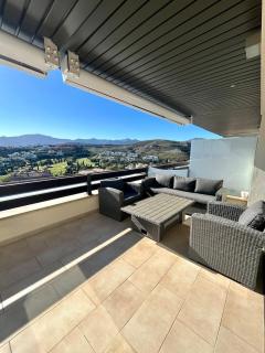 2BR Luxe Stay in Marbella Close to Beaches - 2