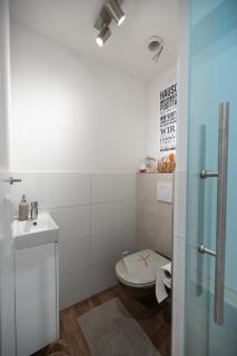 Hinterhaus - - 6