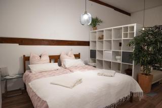 Hinterhaus - - 4