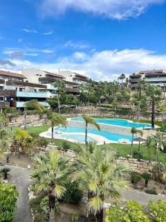 2BR Luxe Stay in Marbella Close to Beaches - 3