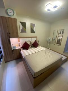 Cozy studio unit 10mins from Airport 20mins from US Embassy across SM Sucat - Manila - 0