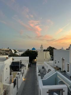 Unique small stonehouse at Thira - Megalochori - 8