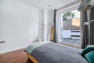 Near Highbury Islington Station with Private Garden - Londra - 5