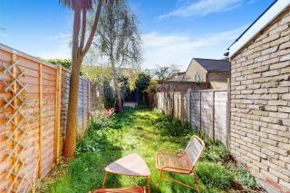 Bright 1-Bedroom Flat with Great Transport Links - Londra - 7