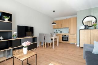 Bright Apartment Bułgarska with Parking near ENEA Stadium by Noclegi Renters - Poznań - 2